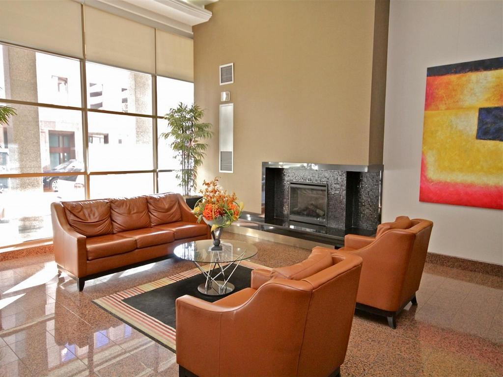 Canada Suites On Bay, Established 1998 Toronto Exteriör bild